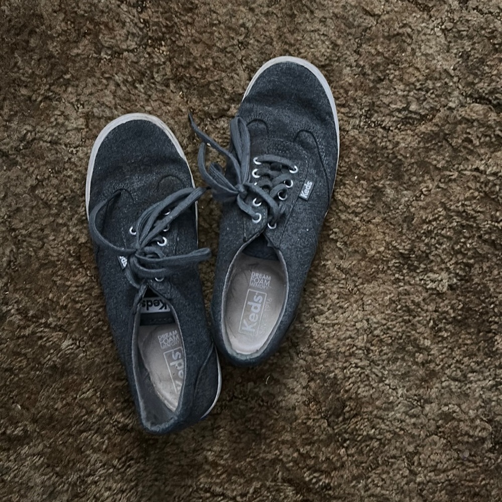 Used Size 6 Keds!!